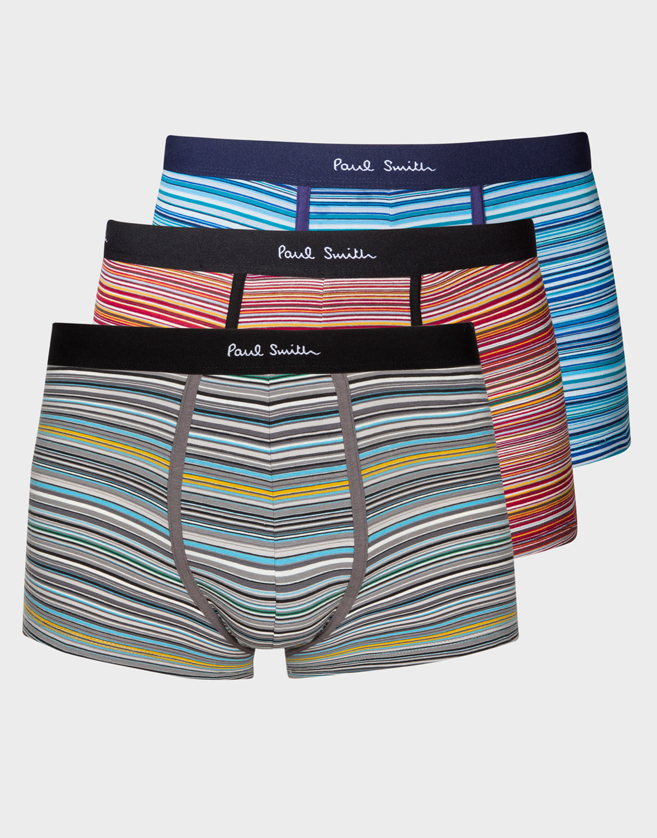 Cet ensemble de boxers taille basse pour hommes arborent trois imprimés multicolores "Signature Stripe".