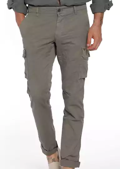 Pantalon cargo pour homme Mason's en twill de coton stretch, modèle Chile, coupe extra slim.