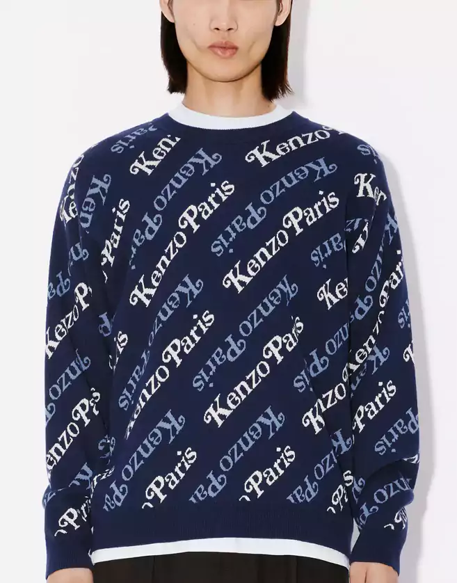 Issu de la collaboration avec le designer japonais Verdy, ce pull est décoré de la signature KENZO Paris sous forme de monogramme en all-over.