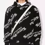 Ce sweatshirt à capuche marque la collaboration entre Nigo et Verdy. Porté par des influences vintage...