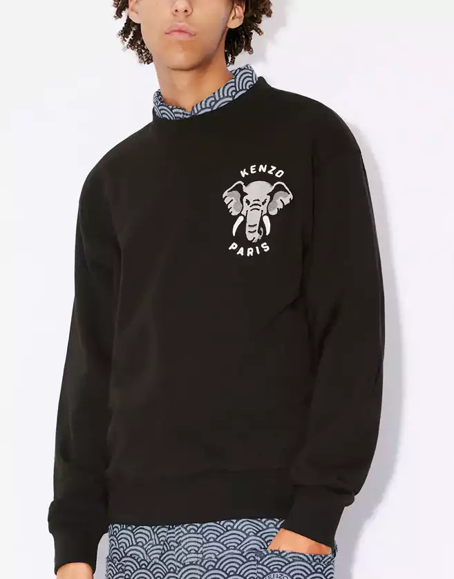 Ce sweatshirt graphique rend hommage à l'animal préféré de Kenzo Takada.