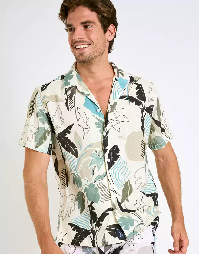 Chemise cala à motifs le must-have de l'été, optez pour cette chemise sans manche à motifs floraux pour un look casual et tendance.