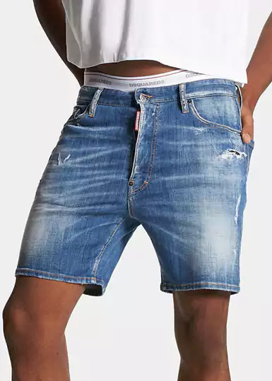 Ce bermuda Dsquared2 en jean cinq poches s’inscrit à juste titre dans le style décontracté. Il est possible de créer une multitude de tenues, car c’est un pantalon qui se prête à mille interprétations.