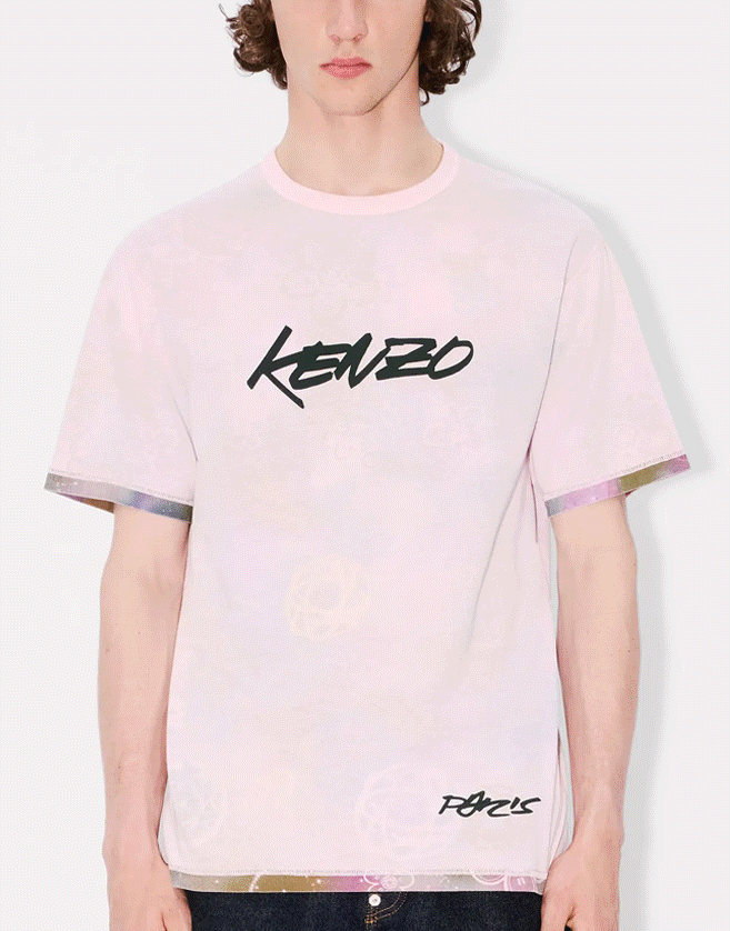 Ce t-shirt Kenzo célèbre la collaboration exclusive entre Kenzo et l'artiste Futura 2000. Réversible, il offre deux styles distincts...