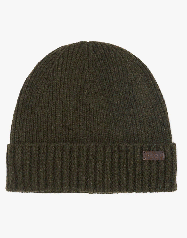 Ce bonnet Barbour en laine mélangée est un indispensable minimaliste pour vos tenues de week-end.