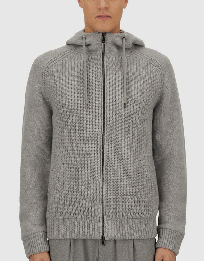 Cardigan Herno réversible en pure laine cardée présentant une face en côtes perlées et une face en jersey.