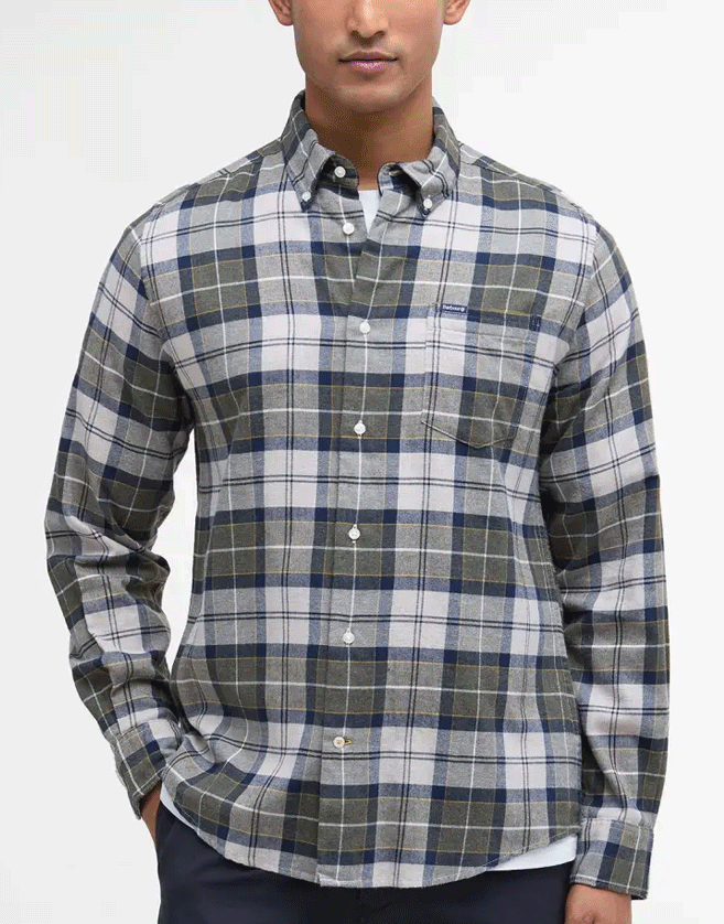 Idéale pour la vie à la campagne, cette chemise Barbour est un choix haut de gamme.