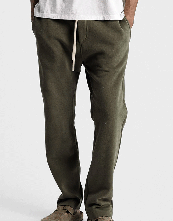 Pantalon Sweet Pants avec un cordon de serrage plat beige avec embouts en gomme.