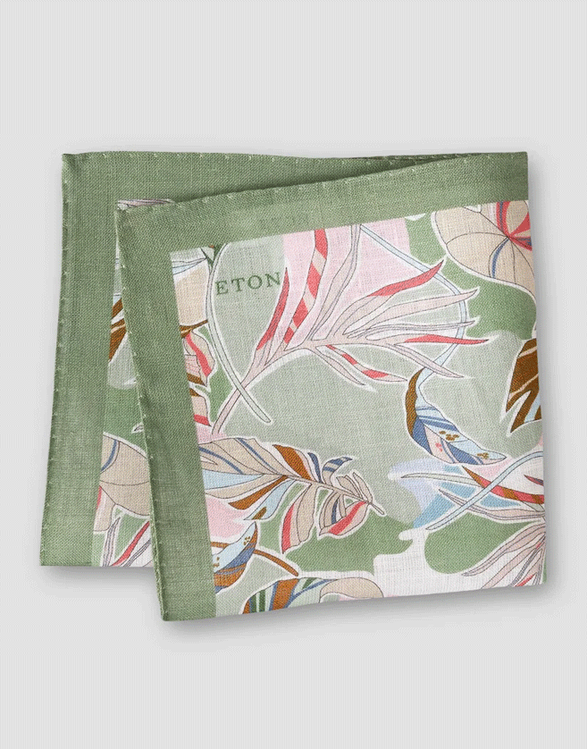 Pochette de costume Eton légère en 100 % lin, imprimée pour un rendu texturé et décontracté. Son motif tropical apporte une touche subtile à vos tenues habillées.