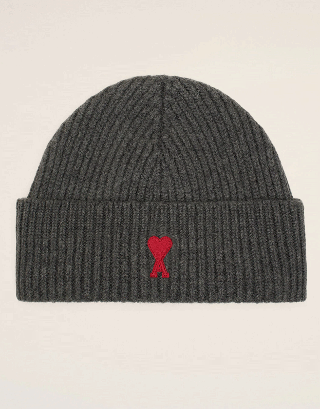 Bonnet Ami Paris en maille laine mérinos feutrée.