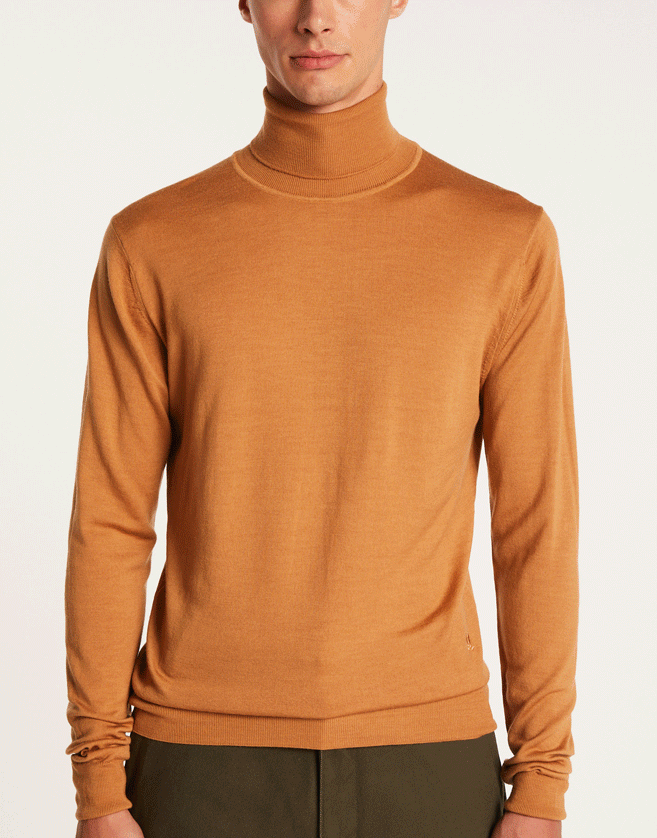 Enrichi de la qualité et de la douceur de la laine mérinos, ce pull de la maison Montagut à col roulé se distingue par son design qui allie chaleur et style.