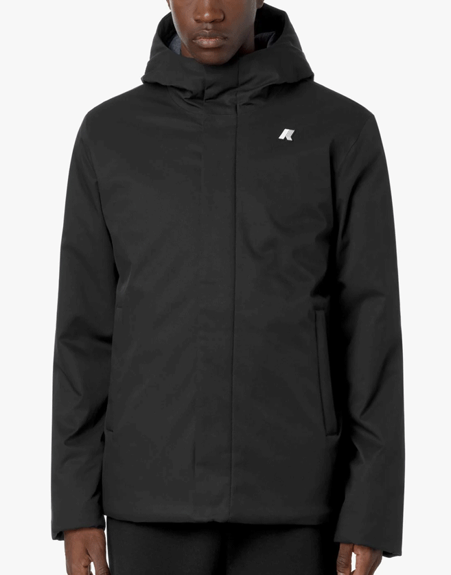 Veste K-way courte conçue pour l'automne avec tissu imperméable et coupe-vent, dotée d'un isolation PrimaLoft.