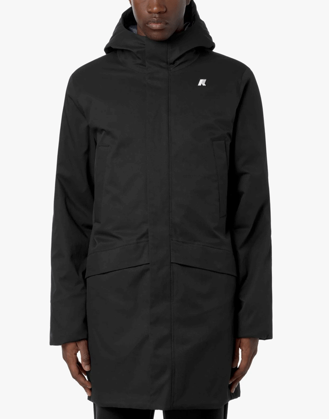 La veste 3/4 K-way est conçue pour offrir une protection contre la pluie et le vent pendant l'automne et les premiers mois de l'hiver.