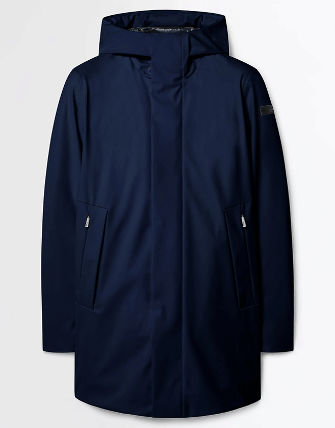 Cette veste RRD « eskimo » se réinvente dans une vision essentielle et technologiquement avancée du vêtement d’extérieur hivernal.
